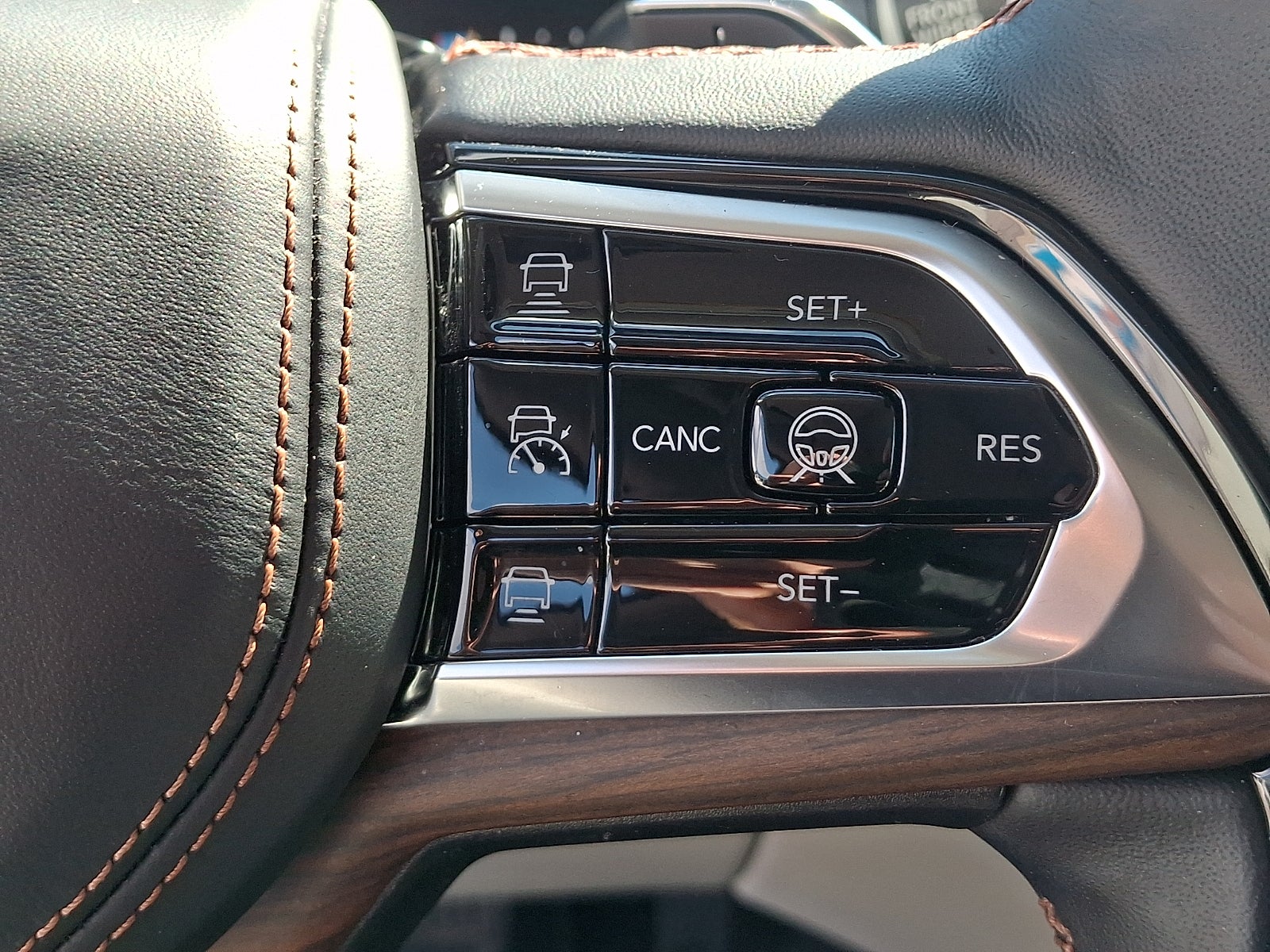 2022 Jeep Grand Cherokee Summit